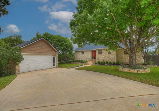 Photo 1 of Single family home for sale at 605 High Oaks Rd, Canyon Lake, TX 78133 | MLS# 609596 | Listing updated on 2026-08-24