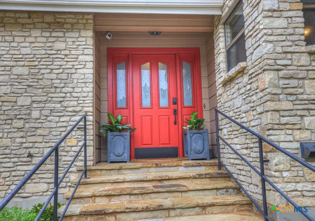 Photo 2 of Single family home for sale at 605 High Oaks Rd, Canyon Lake, TX 78133 | MLS# 609596 | Listing updated on 2026-08-24