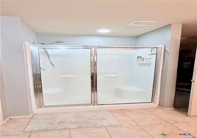 Photo 4 of Sale Pending at 1660 W Nolte Farms Rd, Seguin, TX 78155 | MLS# 609808 | Listing updated on 2026-09-23
