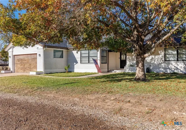 Photo 1 of Single family home for sale at 139 E Cottonwood Dr, Granite Shoals, TX 78654 | MLS# 609807 | Listing updated on 2026-08-28