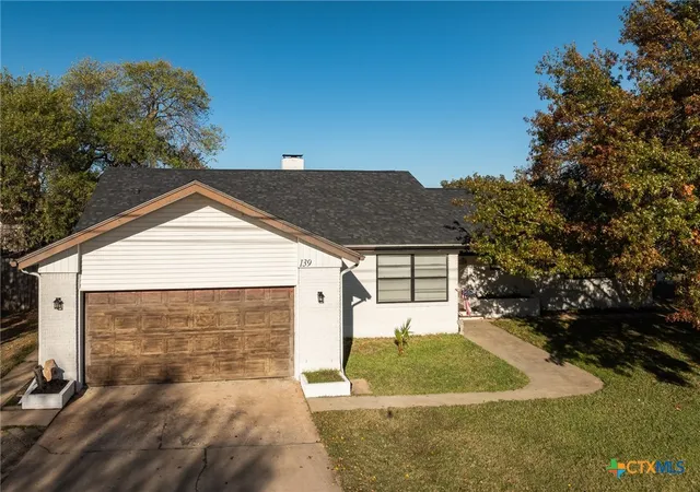 Photo 3 of Single family home for sale at 139 E Cottonwood Dr, Granite Shoals, TX 78654 | MLS# 609807 | Listing updated on 2026-08-28