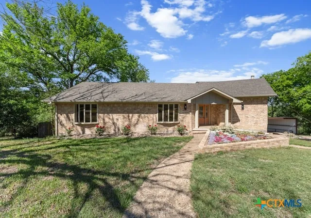 Photo 1 of Single family home for sale at 608 Ridgecrest Dr, Salado, TX 76571 | MLS# 610344 | Listing updated on 2026-09-02