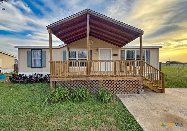 Photo 2 of Manufactured home for sale at 801 E Mesquite Ln, Victoria, TX 77901 | MLS# 610408 | Listing updated on 2026-08-19