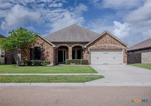 Photo 1 of Single family home for sale at 207 Brushy Crk, Victoria, TX 77904 | MLS# 610251 | Listing updated on 2026-09-15