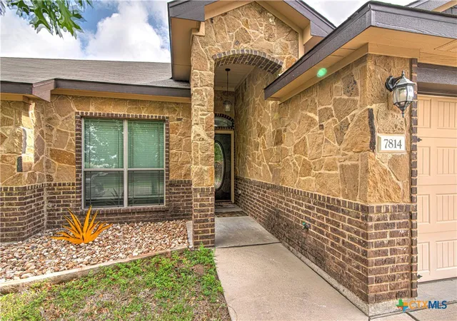 Photo 4 of Sale Pending at 7814 Dudleys Draw Dr, Temple, TX 76502 | MLS# 610435 | Listing updated on 2026-09-30