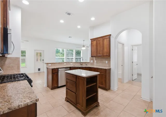 Photo 2 of Single family home for sale at 115 Sandstone Ct, Victoria, TX 77904 | MLS# 610521 | Listing updated on 2026-09-01