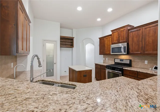 Photo 3 of Single family home for sale at 115 Sandstone Ct, Victoria, TX 77904 | MLS# 610521 | Listing updated on 2026-09-01