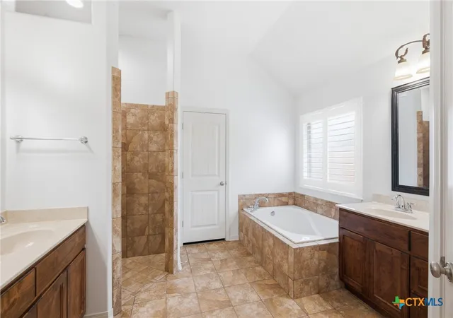Photo 3 of Single family home for sale at 115 Sandstone Ct, Victoria, TX 77904 | MLS# 610521 | Listing updated on 2026-09-01