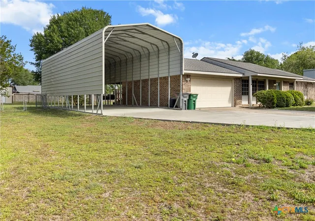 Photo 4 of Single family home for sale at 204 Berwick St, Victoria, TX 77904 | MLS# 610149 | Listing updated on 2026-08-26