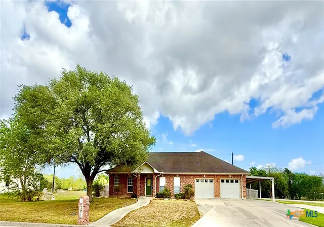 Photo 3 of Single family home for sale at 415 S Trinity St, Edna, TX 77957 | MLS# 610987 | Listing updated on 2026-09-09