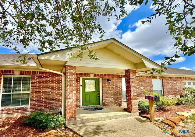 Photo 4 of Single family home for sale at 415 S Trinity St, Edna, TX 77957 | MLS# 610987 | Listing updated on 2026-09-09