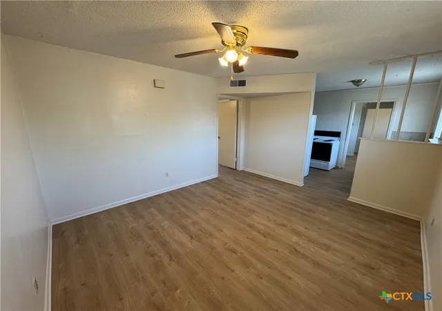 Listing Photo 5 - Condo for sale in building located at 930 S 15th St, Copperas Cove, TX 76522