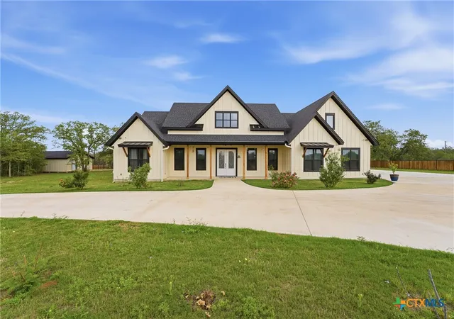 Photo 2 of Single family home for sale at 1 Post Oak St, Cuero, TX 77954 | MLS# 610879 | Listing updated on 2026-09-11