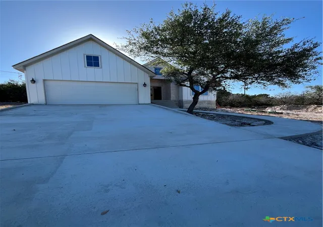 Photo 1 of Single family home for sale at 1344 Bellewood Ln, Canyon Lake, TX 78133 | MLS# 610139 | Listing updated on 2026-09-10