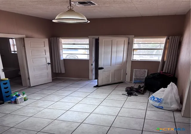 Photo 3 of Single family home for sale at 2150 County Rd 153, Georgetown, TX 78626 | MLS# 611299 | Listing updated on 2026-09-02