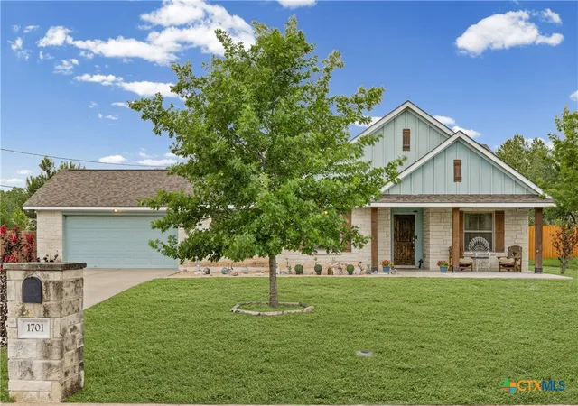 Photo 1 of Single family home for sale at 1701 Meadow Ln, Lockhart, TX 78644 | MLS# 611799 | Listing updated on 2026-10-02