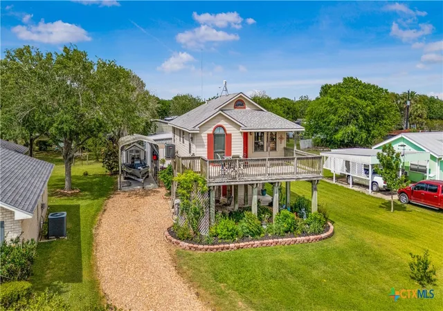 Photo 3 of Single family home for sale at 205 E Bay Ave, Seadrift, TX 77983 | MLS# 611059 | Listing updated on 2026-08-04