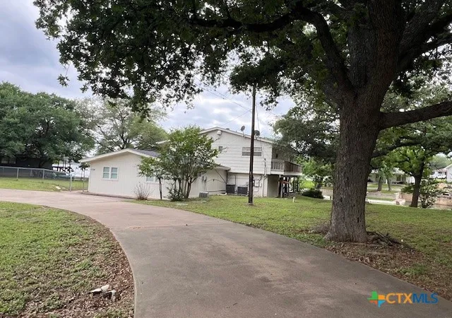 Photo 3 of Single family home for sale at 1128 Hill Cir E Dr, Granite Shoals, TX 78654 | MLS# 611898 | Listing updated on 2026-08-21
