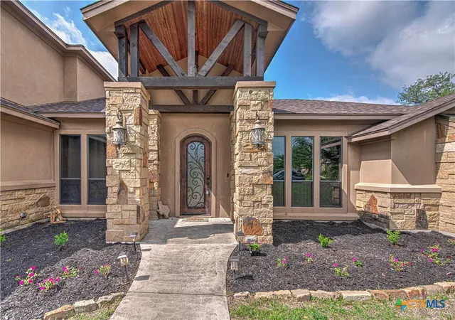 Photo 2 of Single family home for sale at 8032 Chimney Hl Dr, Nolanville, TX 76559 | MLS# 611890 | Listing updated on 2026-08-31