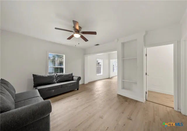 Photo 3 of Single family home for sale at 1211 S 17th Street, Temple, TX 76504 | MLS# 612081 | Listing updated on 2026-08-24