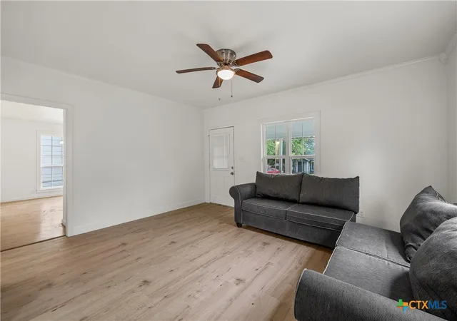 Photo 4 of Single family home for sale at 1211 S 17th Street, Temple, TX 76504 | MLS# 612081 | Listing updated on 2026-08-24