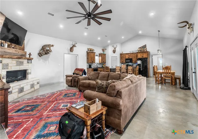 Photo 4 of Single family home for sale at 2919 County Rd 176, Gatesville, TX 76528 | MLS# 611901 | Listing updated on 2026-08-17