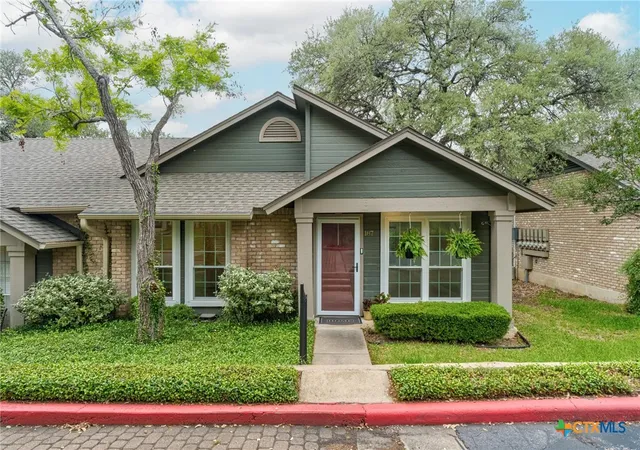 Listing Photo 1 - Condo for sale in building located at 1015 E Yager Ln, Austin, TX 78753 - Unit #187