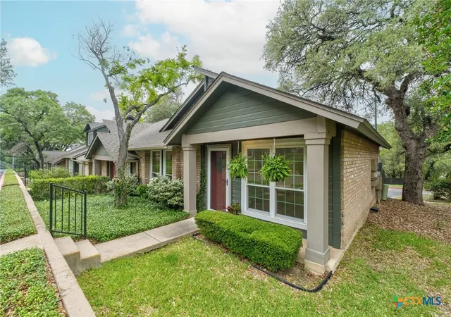 Listing Photo 2 - Condo for sale in building located at 1015 E Yager Ln, Austin, TX 78753 - Unit #187