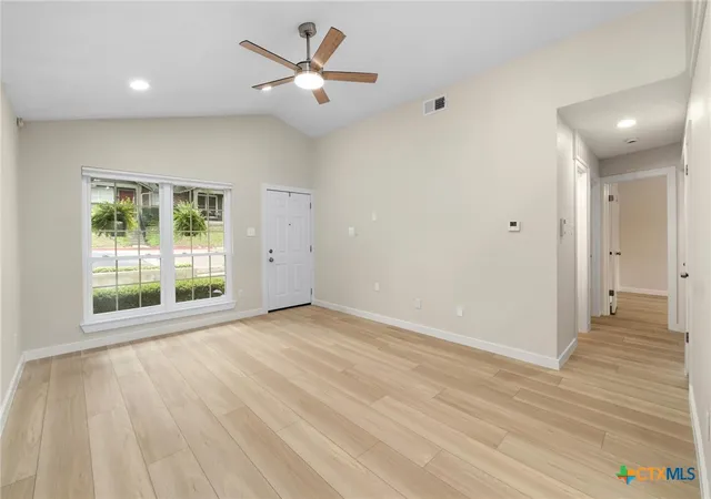 Listing Photo 3 - Condo for sale in building located at 1015 E Yager Ln, Austin, TX 78753 - Unit #187