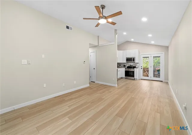 Listing Photo 4 - Condo for sale in building located at 1015 E Yager Ln, Austin, TX 78753 - Unit #187