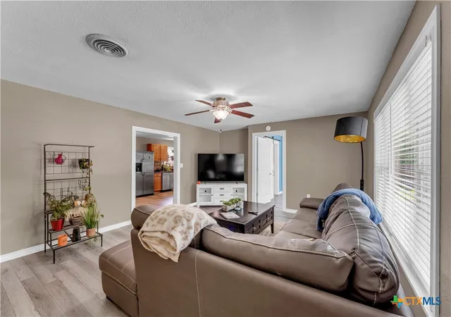 Photo 4 of Single family home for sale at 209 E Live Oak St, Burnet, TX 78611 | MLS# 610923 | Listing updated on 2026-09-15
