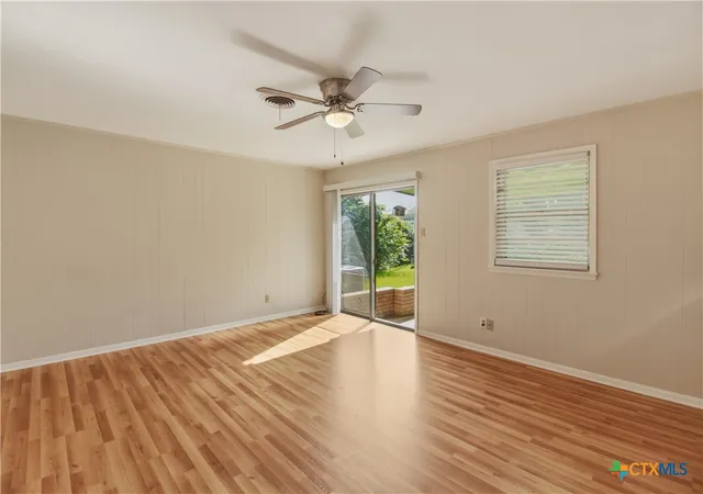 Photo 3 of Single family home for sale at 2410 Robin Rd, Temple, TX 76502 | MLS# 612058 | Listing updated on 2026-10-03