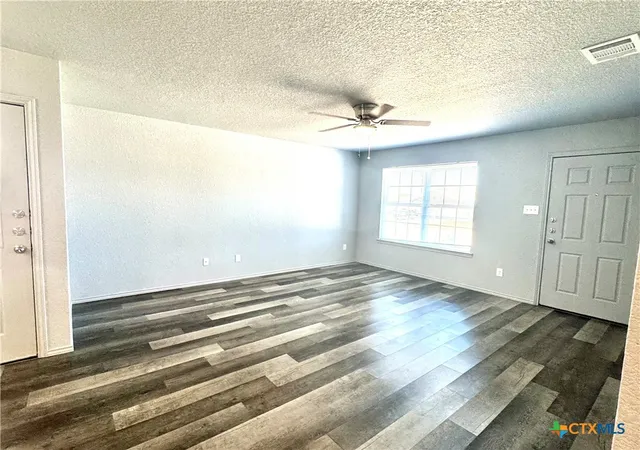 Listing Photo 4 - Condo for sale in building located at 1324 Liberation Ln, Copperas Cove, TX 76522