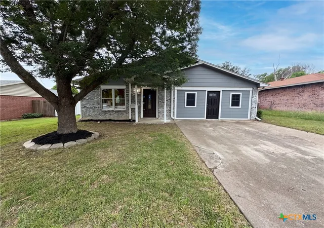 Photo 1 of Single family home for sale at 203 W Hogan Dr, Copperas Cove, TX 76522 | MLS# 612386 | Listing updated on 2026-10-02