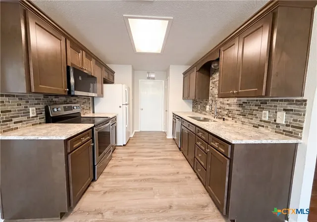 Photo 2 of Single family home for sale at 203 W Hogan Dr, Copperas Cove, TX 76522 | MLS# 612386 | Listing updated on 2026-10-02