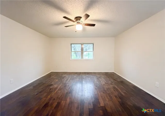 Photo 3 of Single family home for sale at 203 W Hogan Dr, Copperas Cove, TX 76522 | MLS# 612386 | Listing updated on 2026-10-02