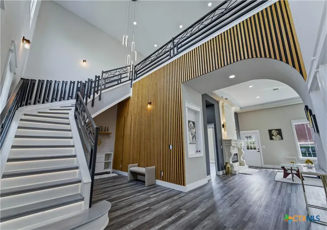 Photo 3 of Single family home for sale at 131 Friendlywood Dr, Canyon Lake, TX 78133 | MLS# 612254 | Listing updated on 2026-08-24