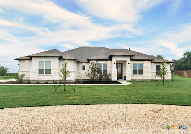 Photo 3 of Single family home for sale at 979 Inka Rd, Salado, TX 76571 | MLS# 612448 | Listing updated on 2026-09-12