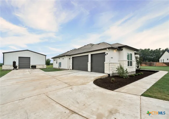 Photo 4 of Single family home for sale at 979 Inka Rd, Salado, TX 76571 | MLS# 612448 | Listing updated on 2026-09-12