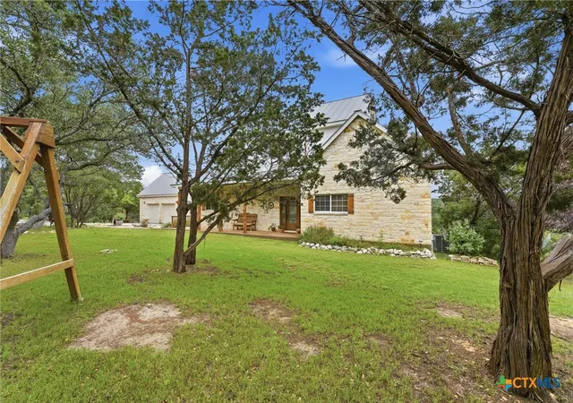 Photo 4 of Sale Pending at 2522 Summit Dr, New Braunfels, TX 78132 | MLS# 612580 | Listing updated on 2026-08-06