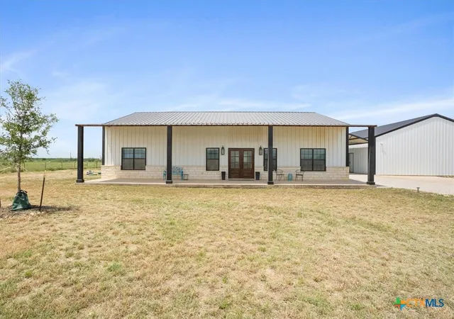 Photo 2 of Single family home for sale at 1490 Dos Hermanas Rd, Salado, TX 76571 | MLS# 613008 | Listing updated on 2026-08-17