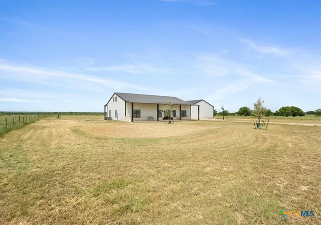 Photo 3 of Single family home for sale at 1490 Dos Hermanas Rd, Salado, TX 76571 | MLS# 613008 | Listing updated on 2026-08-17