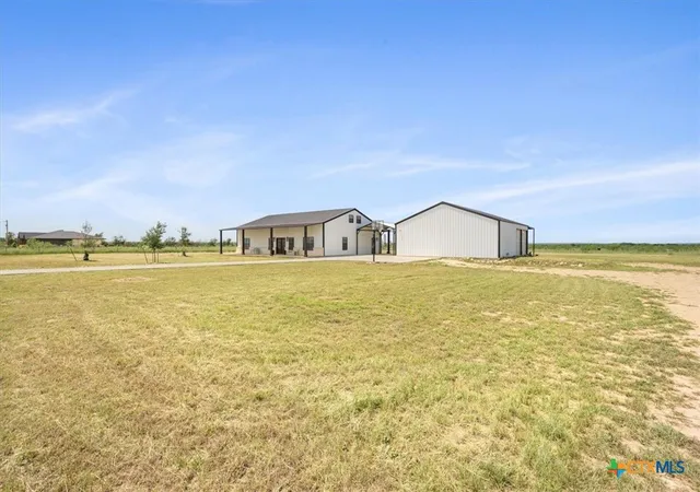 Photo 3 of Single family home for sale at 1490 Dos Hermanas Rd, Salado, TX 76571 | MLS# 613008 | Listing updated on 2026-08-17