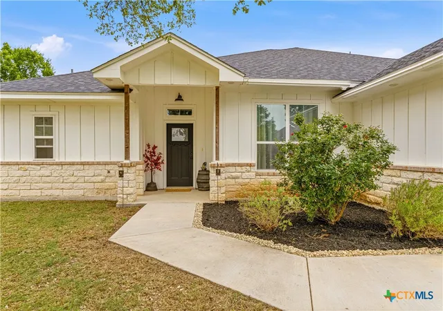 Photo 3 of Single family home for sale at 1800 Ridgewood Ct, Harker Heights, TX 76548 | MLS# 612648 | Listing updated on 2026-09-09