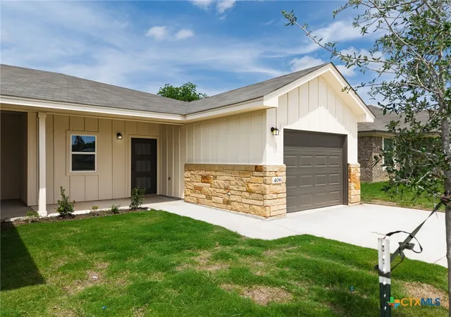 Photo 2 of Townhouse for sale at 406 W Ave C, Copperas Cove, TX 76522 | MLS# 607830 | Listing updated on 2026-08-26