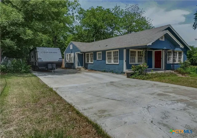 Photo 3 of Single family home for sale at 513 Brook Dr, Killeen, TX 76541 | MLS# 613254 | Listing updated on 2026-09-12