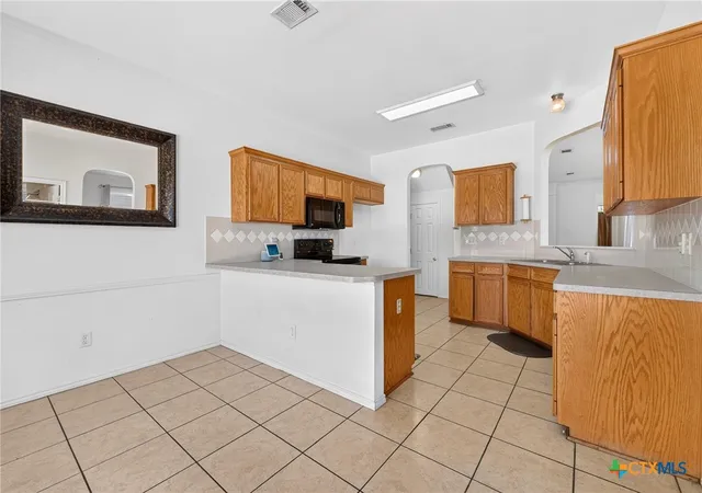 Photo 4 of Single family home for sale at 2214 Chippewa Dr, Harker Heights, TX 76548 | MLS# 612952 | Listing updated on 2026-08-27