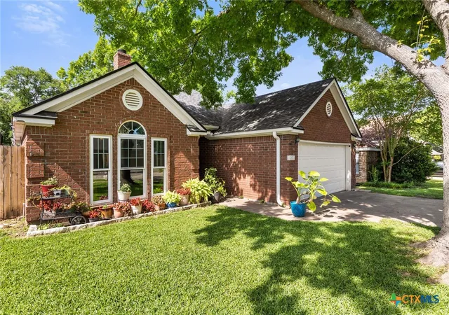 Photo 3 of Single family home for sale at 2601 Stratford Dr, Temple, TX 76502 | MLS# 612923 | Listing updated on 2026-09-08