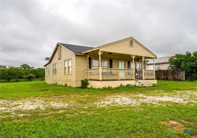 Photo 2 of Sale Pending at 3851 Hermosa Dr, Kingsland, TX 78639 | MLS# 613369 | Listing updated on 2026-08-25