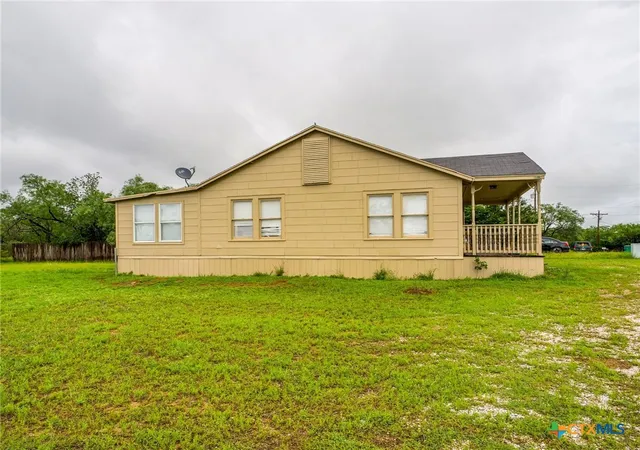 Photo 3 of Sale Pending at 3851 Hermosa Dr, Kingsland, TX 78639 | MLS# 613369 | Listing updated on 2026-08-25
